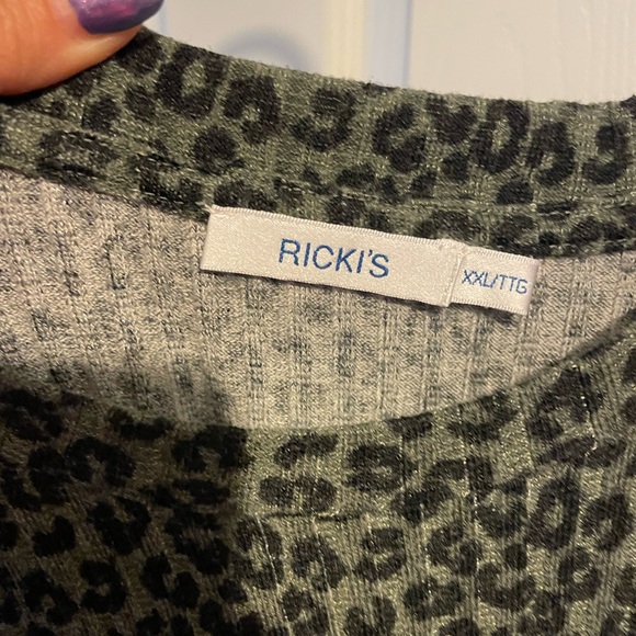 Green animal print dress - Picture 2 of 3